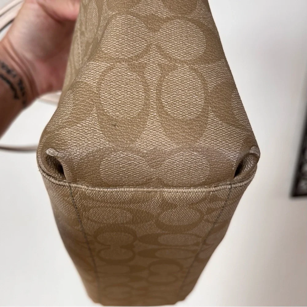 COACH Signature Stripe Gallery Tote F25996 Beige White Canvas Shoulder Bag